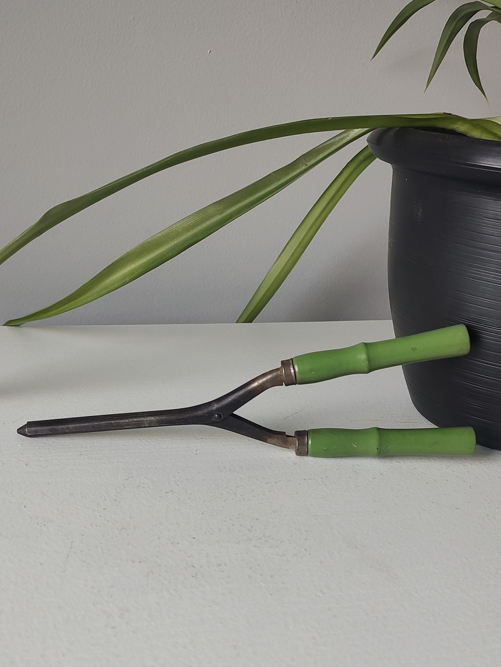 Vintage Manual Hair Curling Iron